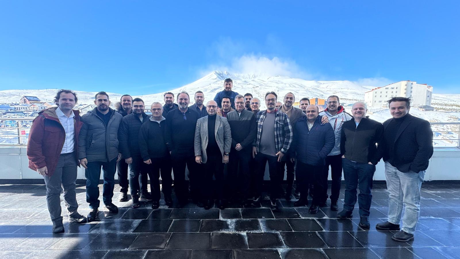 Omuz ve Dirsek Cerrahisi Aile Toplantısı Kayseri'de gerçekleştirildi